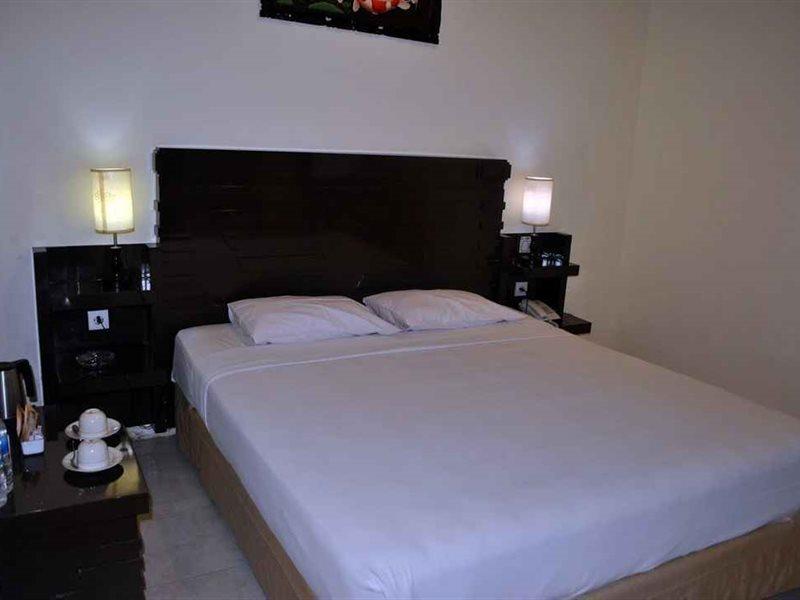Grand Wisata Hotel Ende Exterior photo